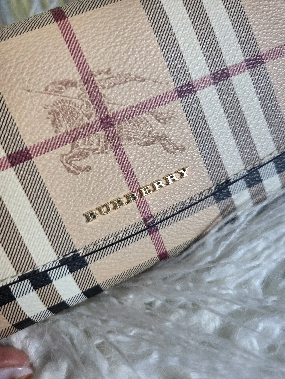 Burberry Haymarket Check Wallet EUC